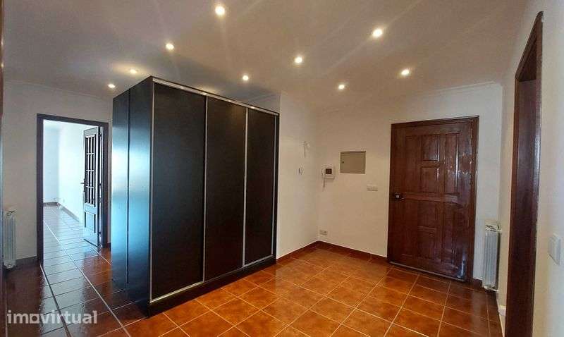 Arrendo Apartamento T2 Tortosendo, Covilhã - Grande imagem: 2/12
