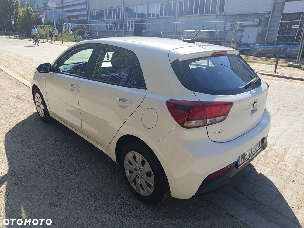 Kia Rio 1.2 M - 14