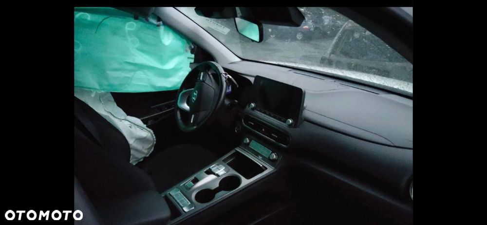 Hyundai Kona Electric 39kWh Executive - 8