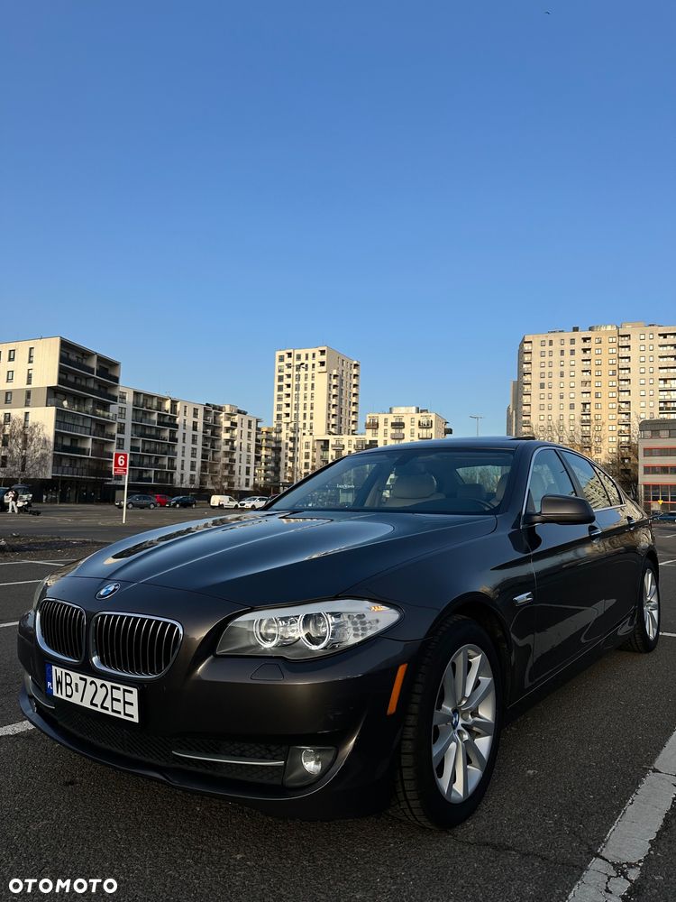 BMW Seria 5 528i xDrive Sport-Aut - 13