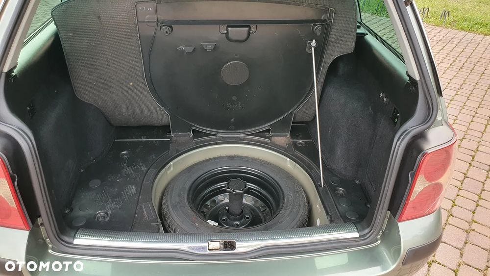 Volkswagen Passat 1.6 Comfortline - 21