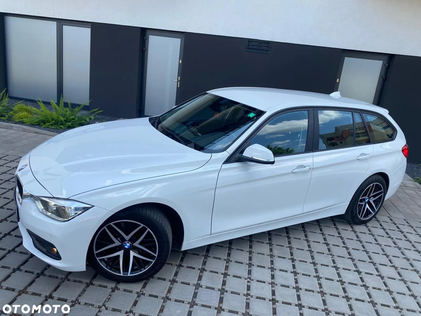 BMW Seria 3 320d Luxury Line - 11