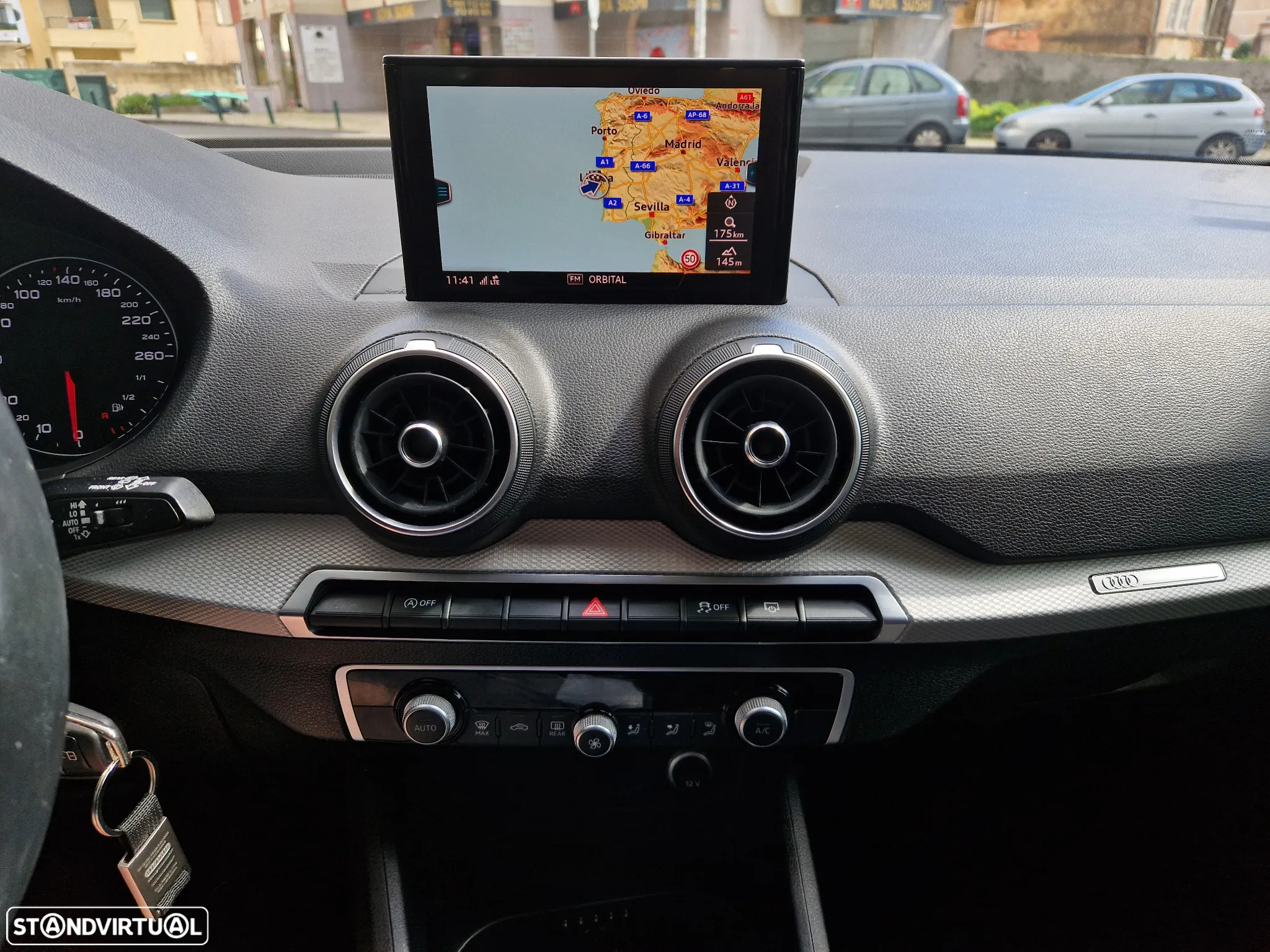 Audi Q2 30 TFSI - 11