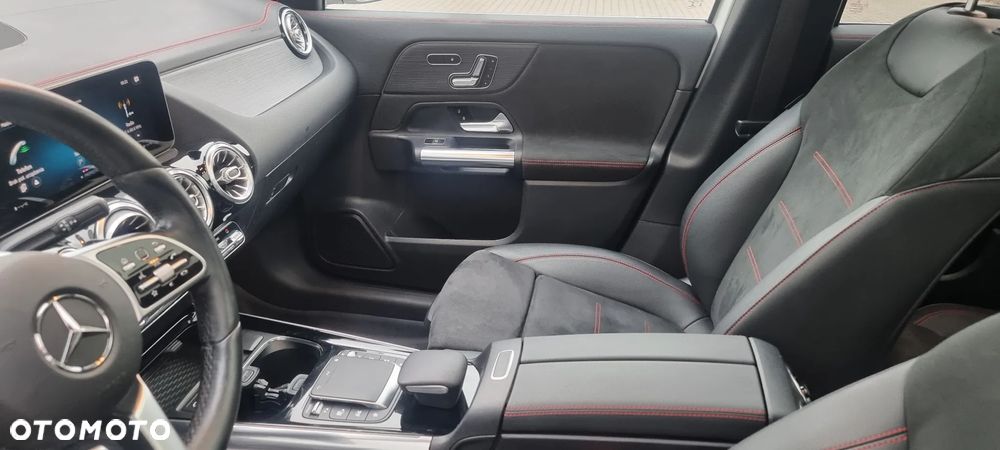 Mercedes-Benz GLA 250 4Matic 8G-DCT AMG Line Advanced Plus - 27