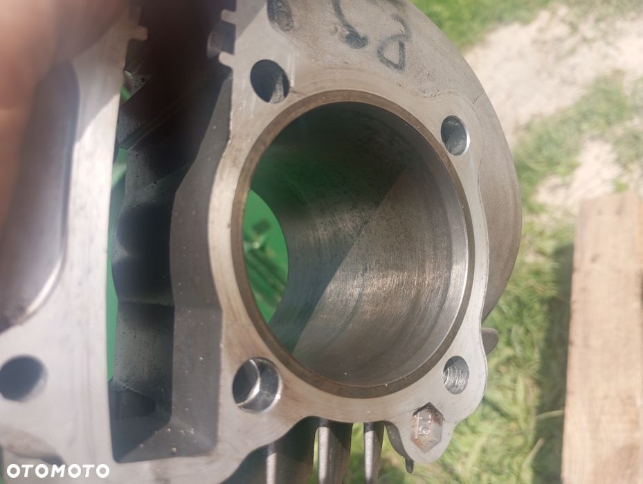 Cylinder quad Bashan 200  tuleja tłok silnika L5 - 2