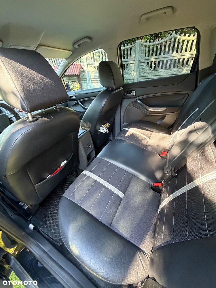 Ford Kuga - 11