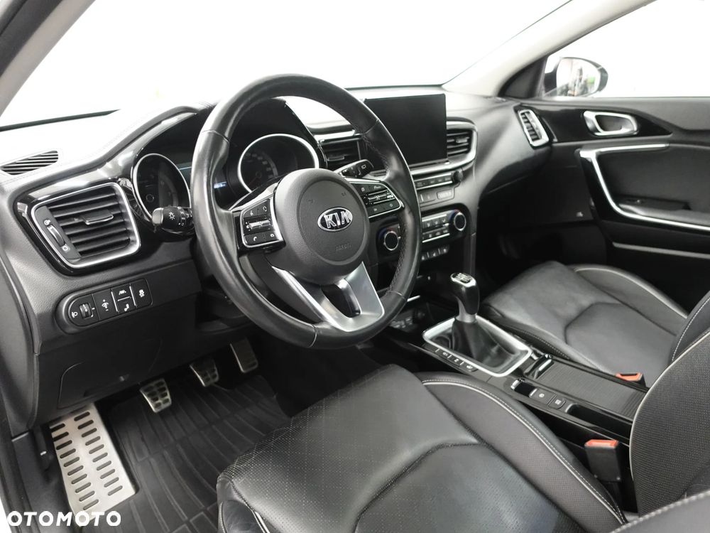 Kia Ceed 1.4 T-GDI OPF Platinum Edition - 20