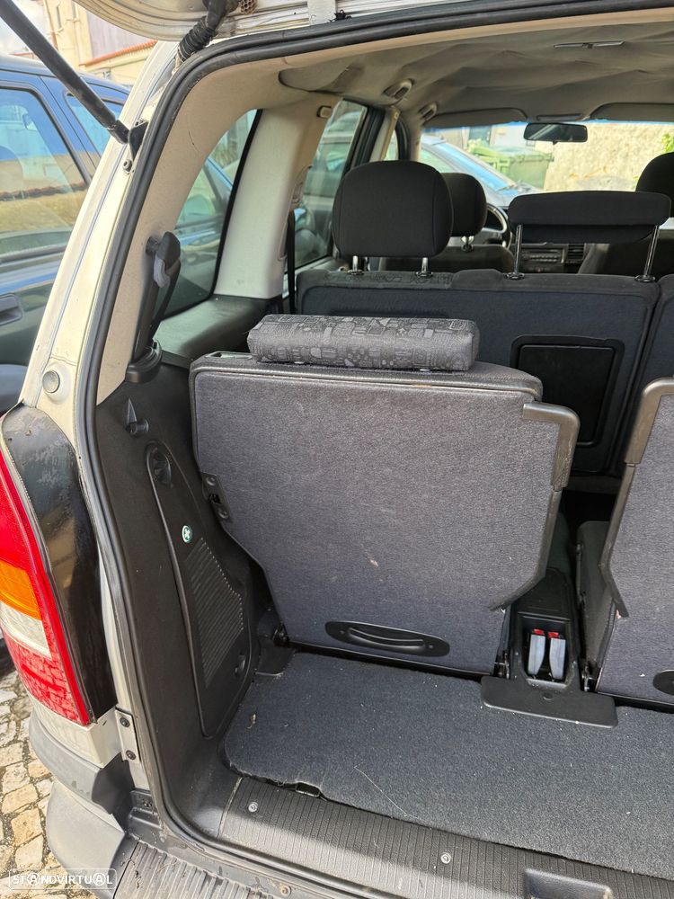 Opel Zafira 2.0 DTi Comfort - 23