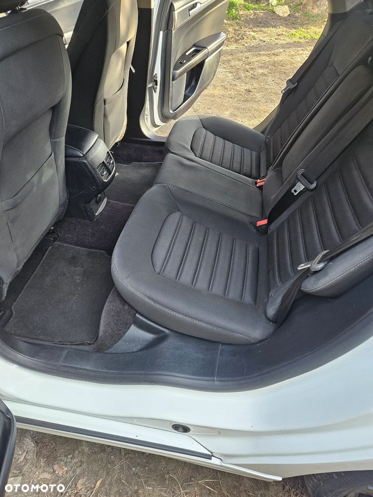 Ford Fusion - 22