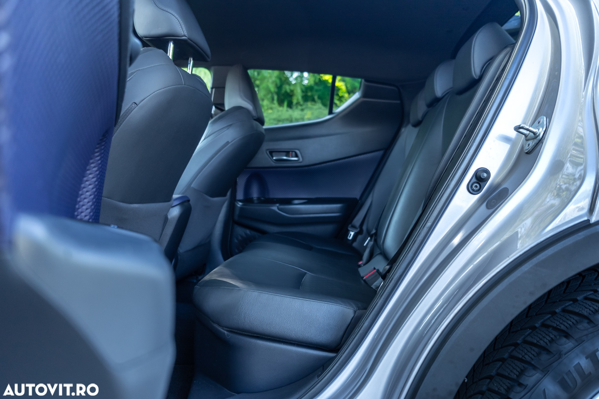 Toyota C-HR Hybrid Lounge - 24