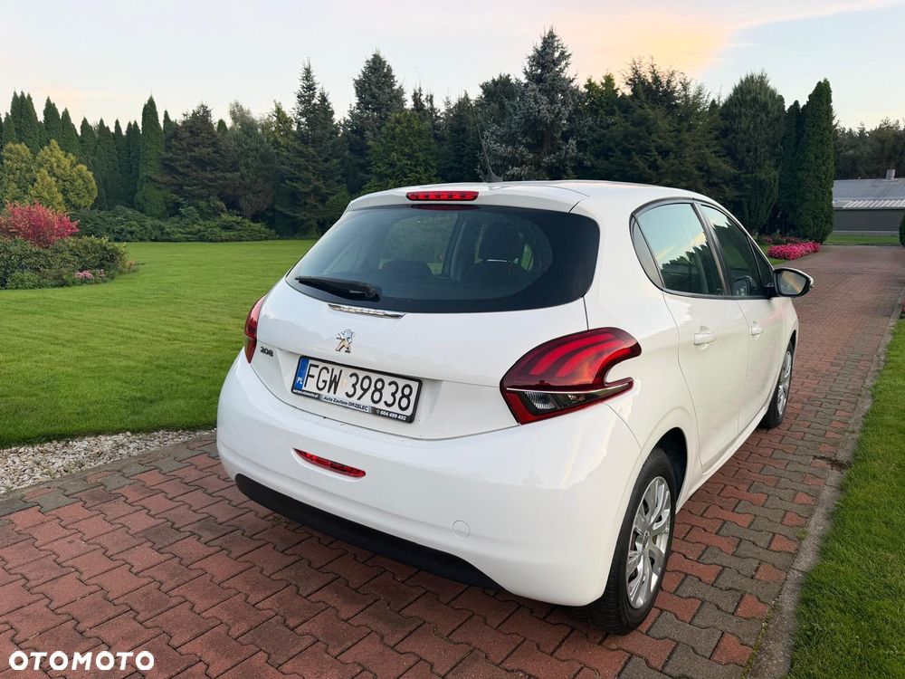 Peugeot 208 BlueHDi 100 Active Pack - 11