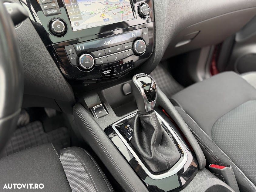 Nissan Qashqai 1.2 DIG-T Xtronic N-Connecta - 24