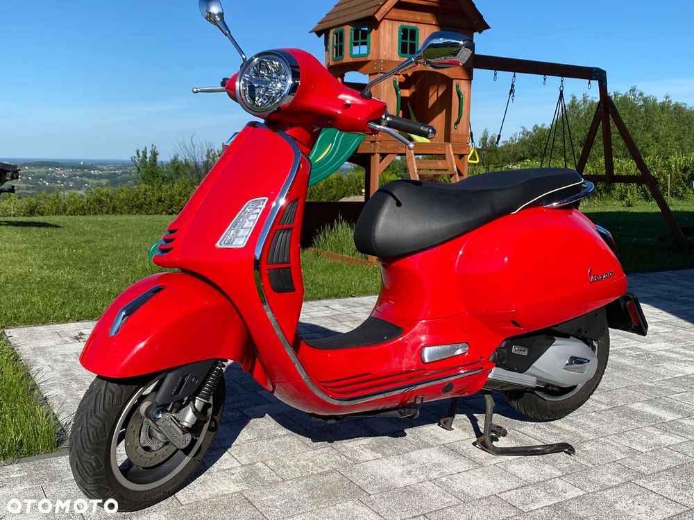 Vespa GTS - 9