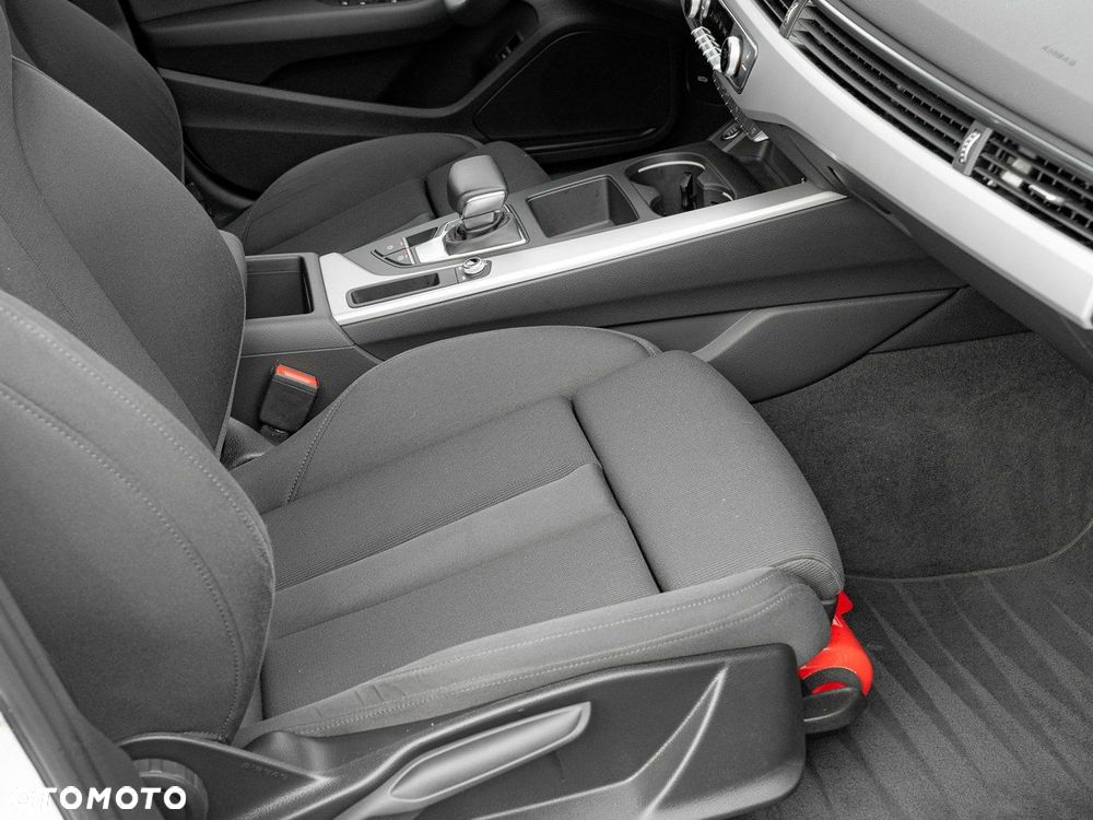 Audi A4 Limousine - 32