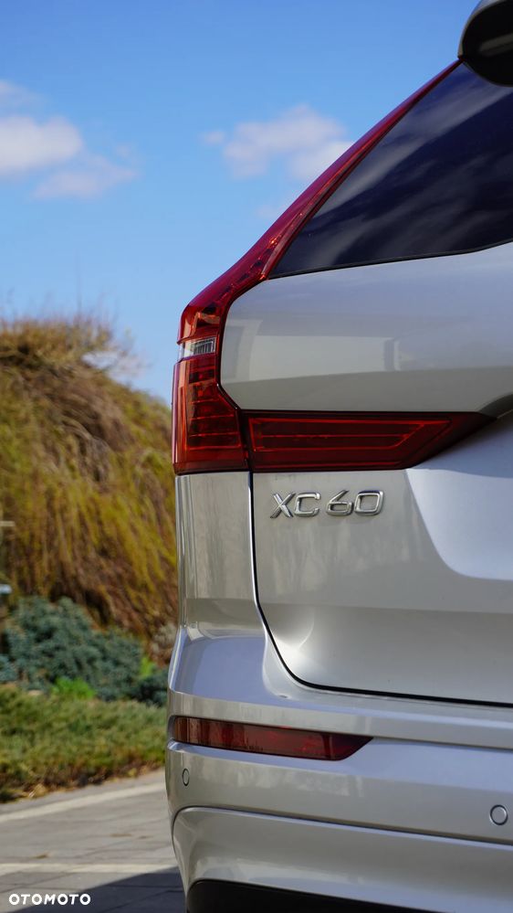 Volvo XC 60 B5 D AWD R-Design - 17