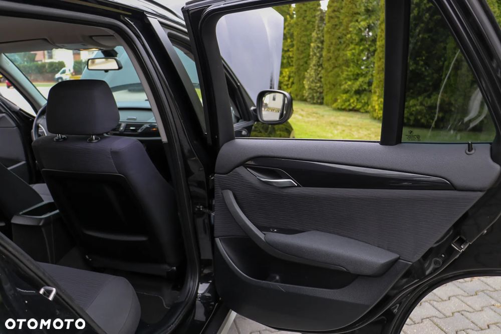 BMW X1 xDrive18d - 37