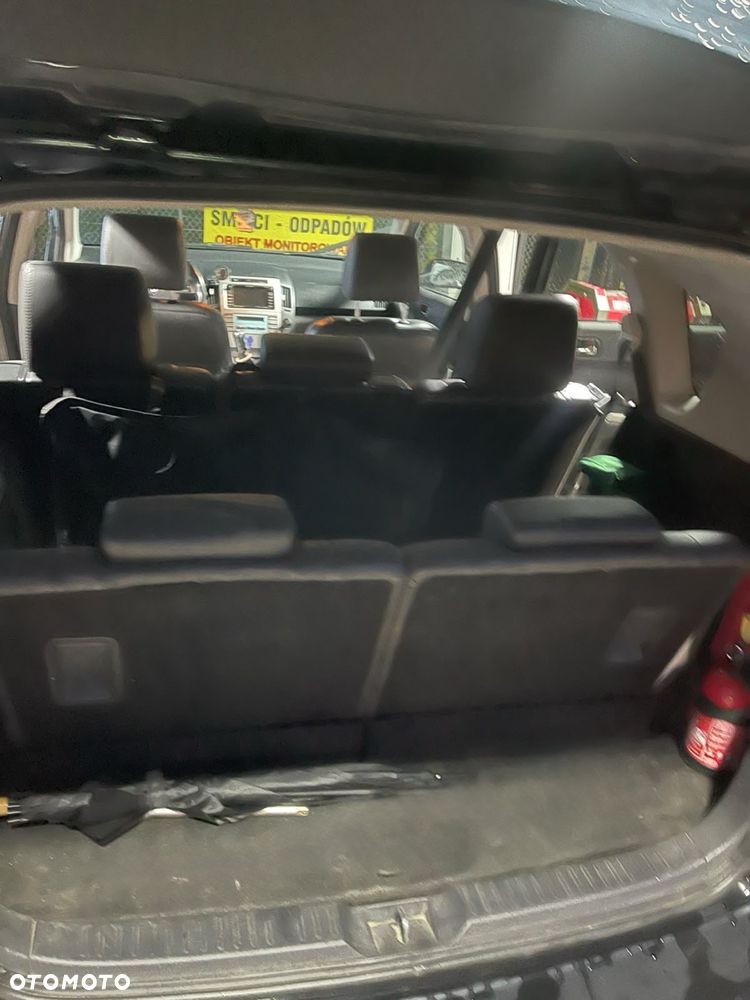 Toyota Corolla Verso - 8
