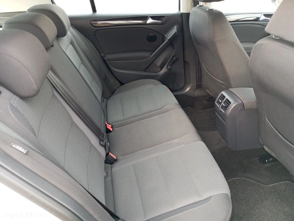 Volkswagen Golf - 8