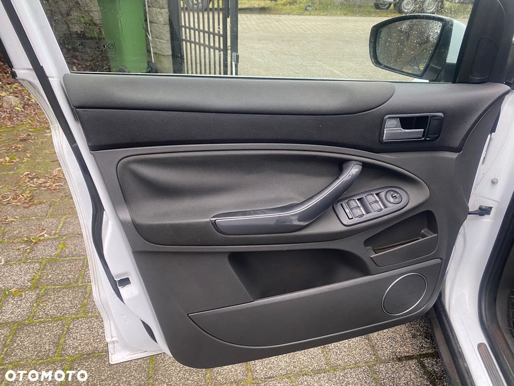 Ford Kuga 2.0 TDCi 4x4 Trend - 25