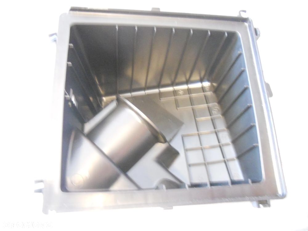 OBUDOWA pokrywa FILTRA powietrza D-max II - 9