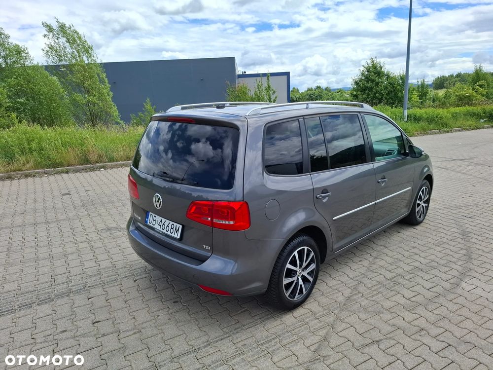 Volkswagen Touran - 4