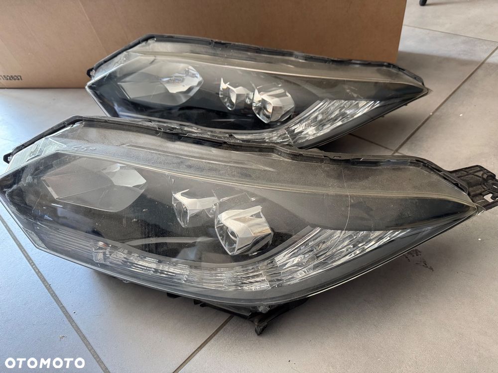 Honda Hr-v II 15- reflektor full led przód - 2
