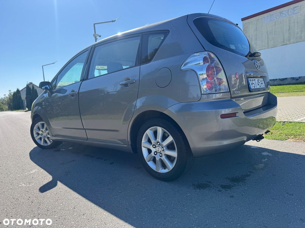 Toyota Corolla Verso 2.0 D-4D Prestige - 10