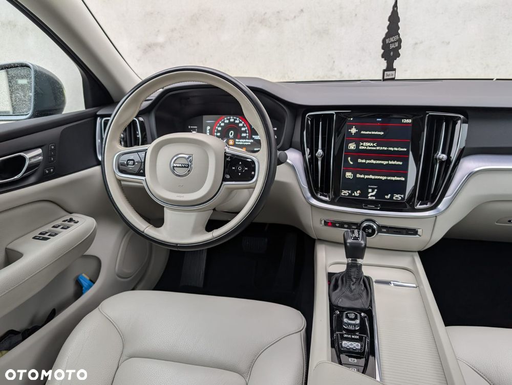 Volvo S60 T5 Momentum Pro - 17