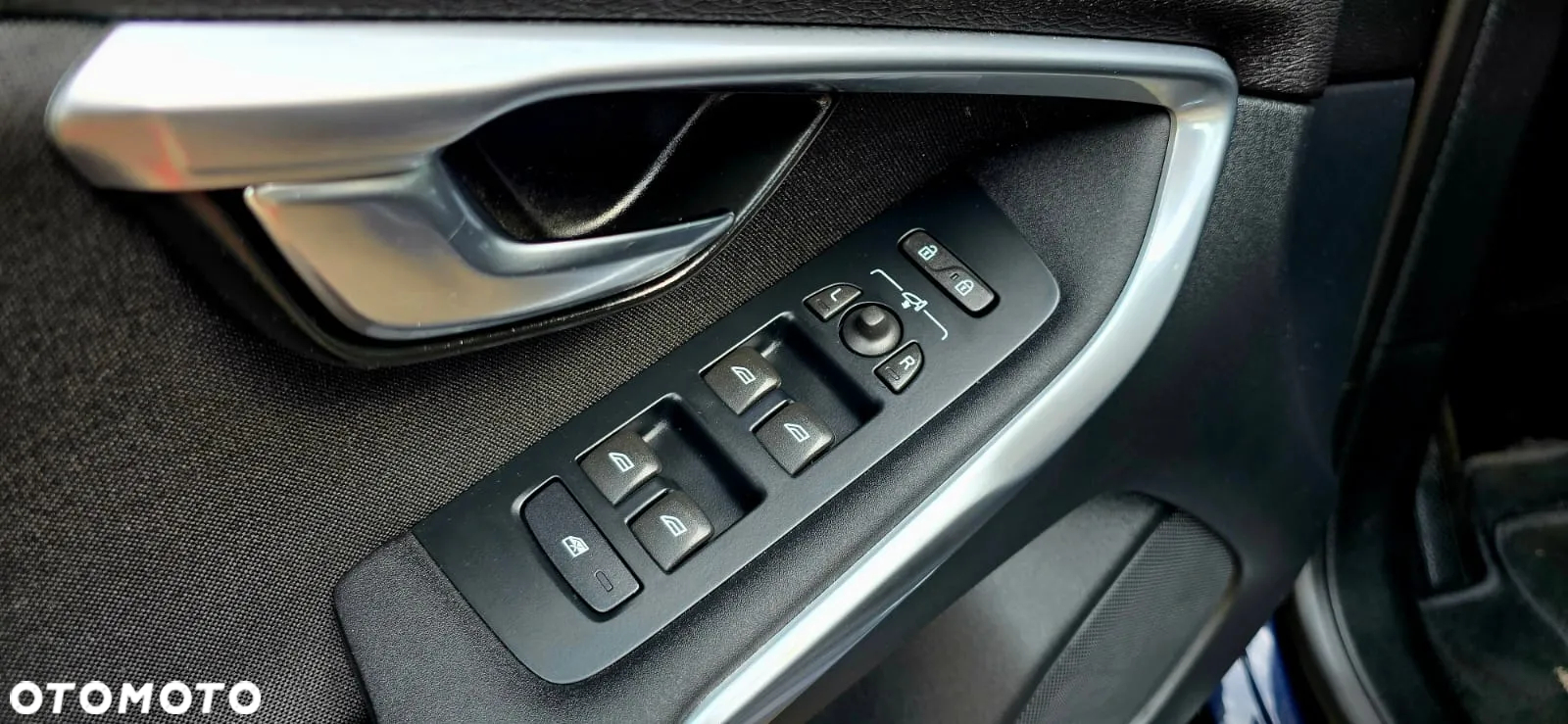 Volvo V40 D2 Drive-E Momentum - 19