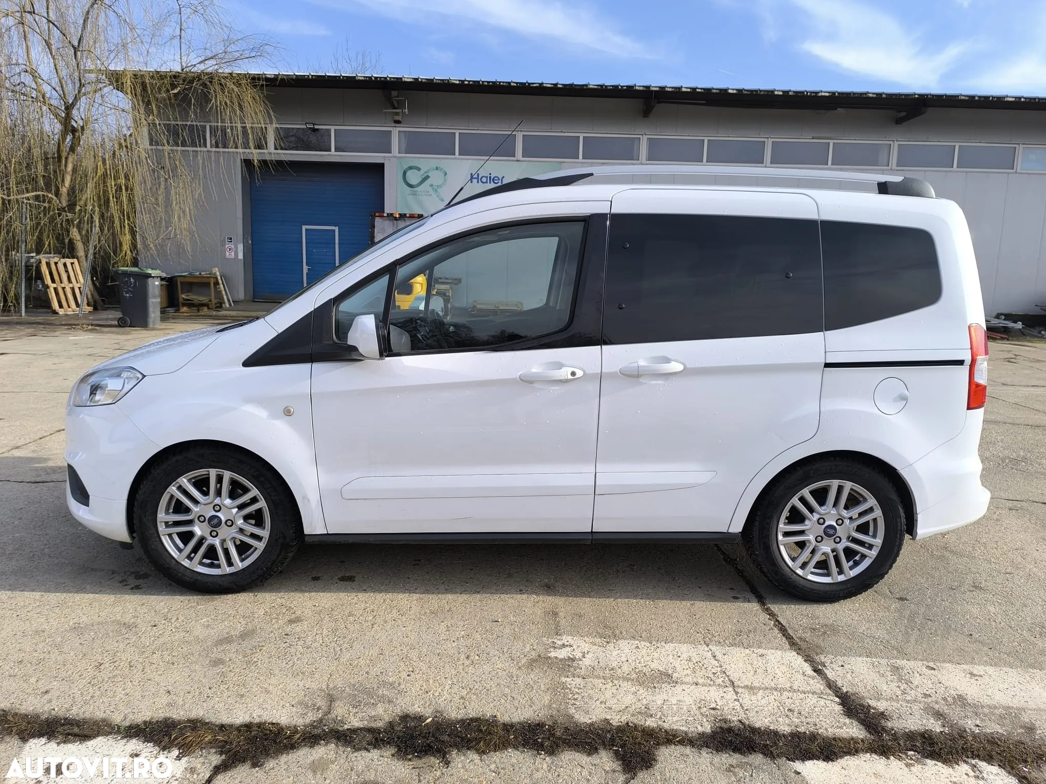 Ford Tourneo Courier 1.5 TDCi Titanium - 11