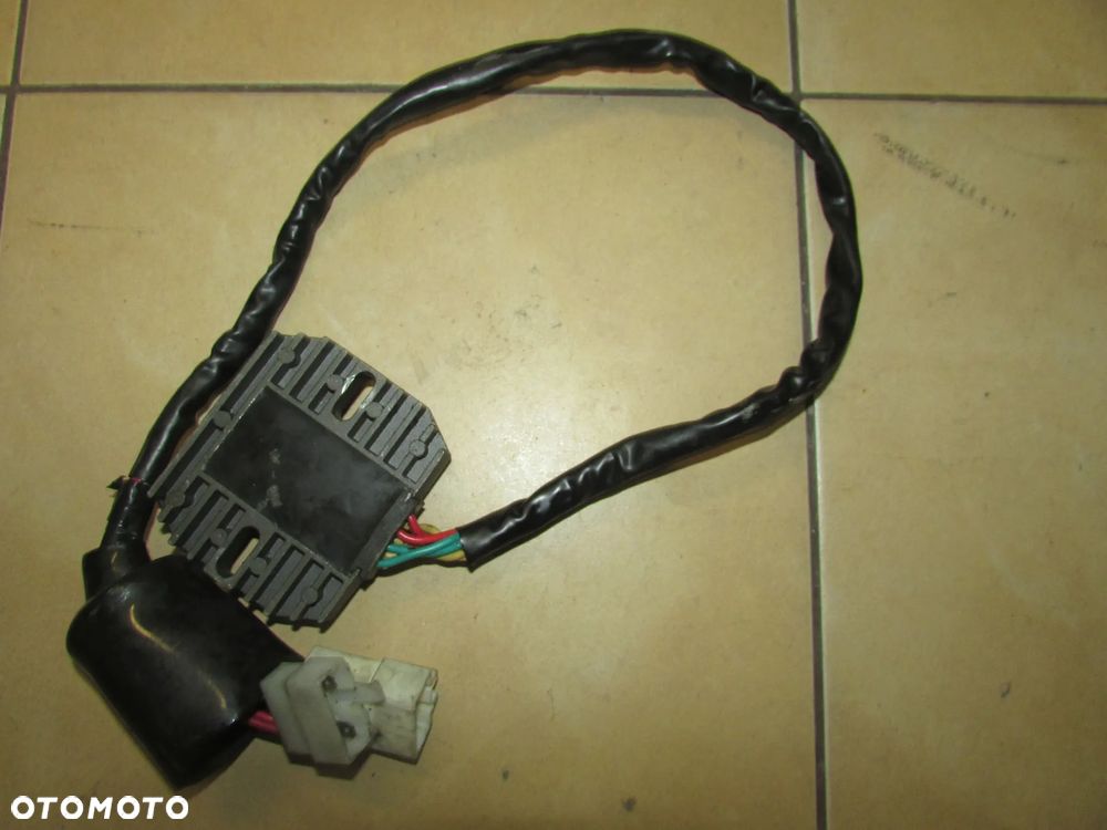 Honda CBR F4i 600 regulator napięcia - 2