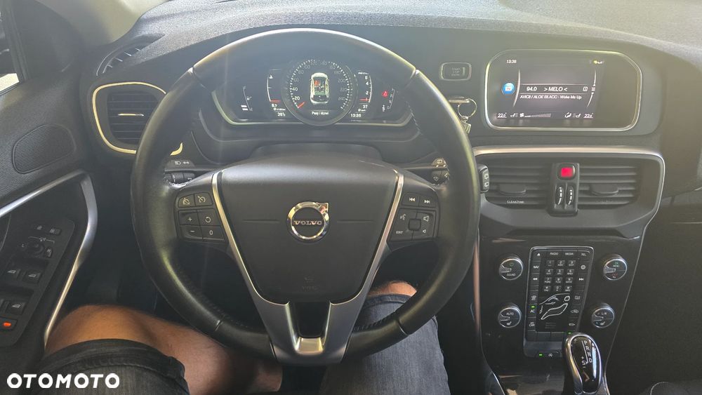 Volvo V40 T4 Drive-E Momentum - 10