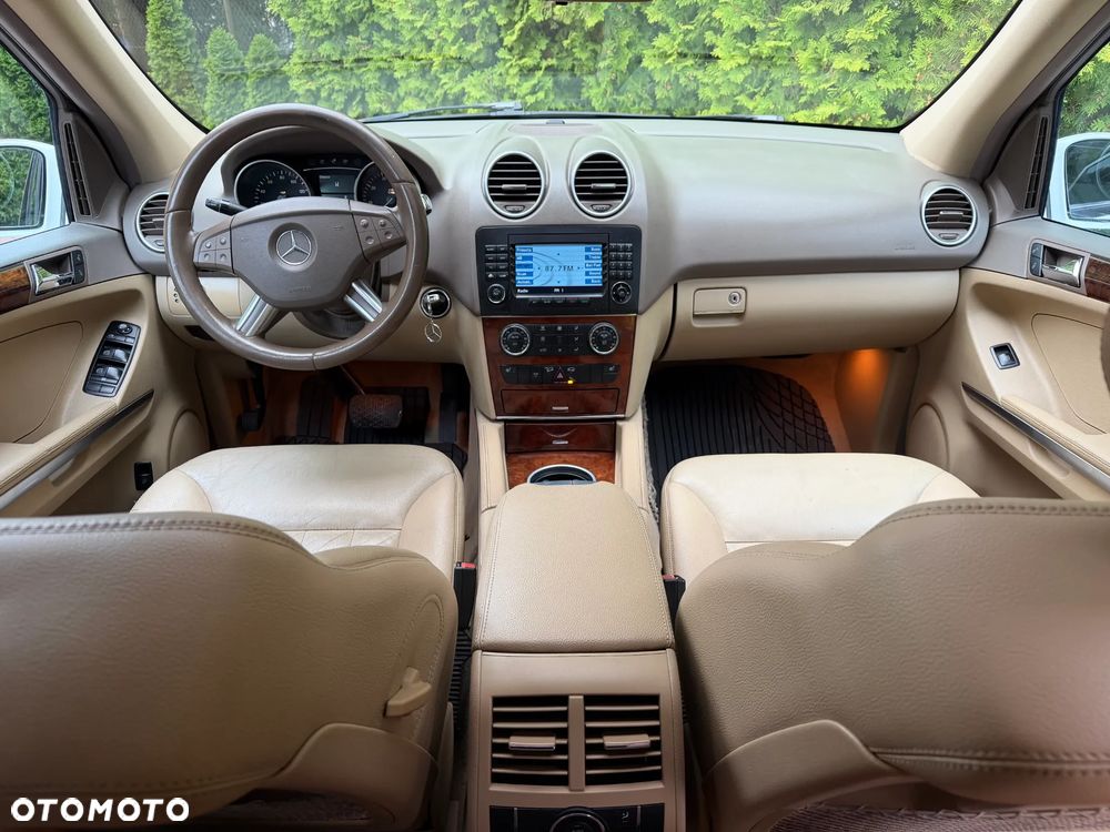Mercedes-Benz ML 500 4-Matic - 12