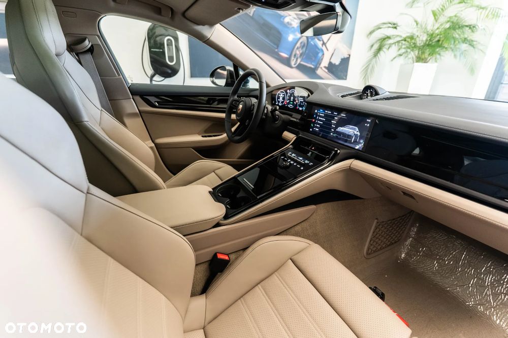 Porsche Panamera 4S E-Hybrid PHEV - 36