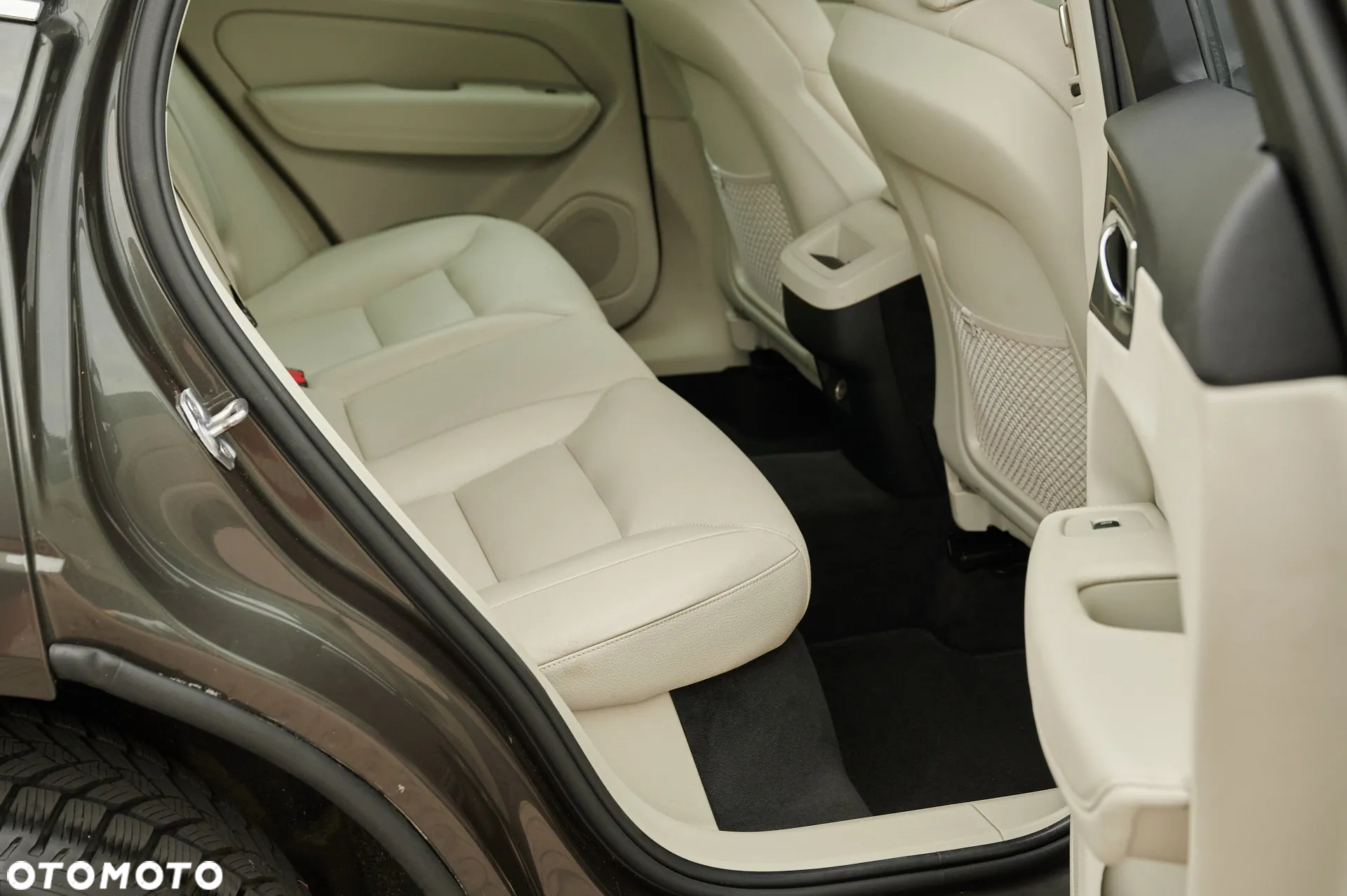 Volvo XC 60 T4 Momentum Pro - 31