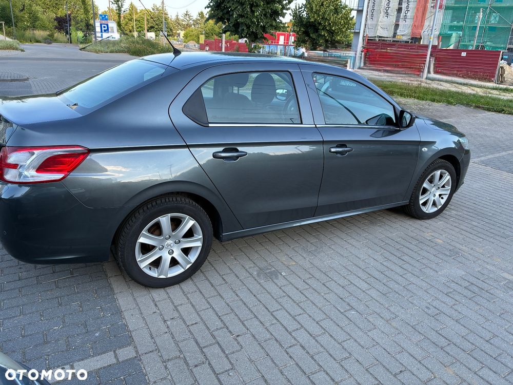 Peugeot 301 1.6 BlueHDi Allure - 2