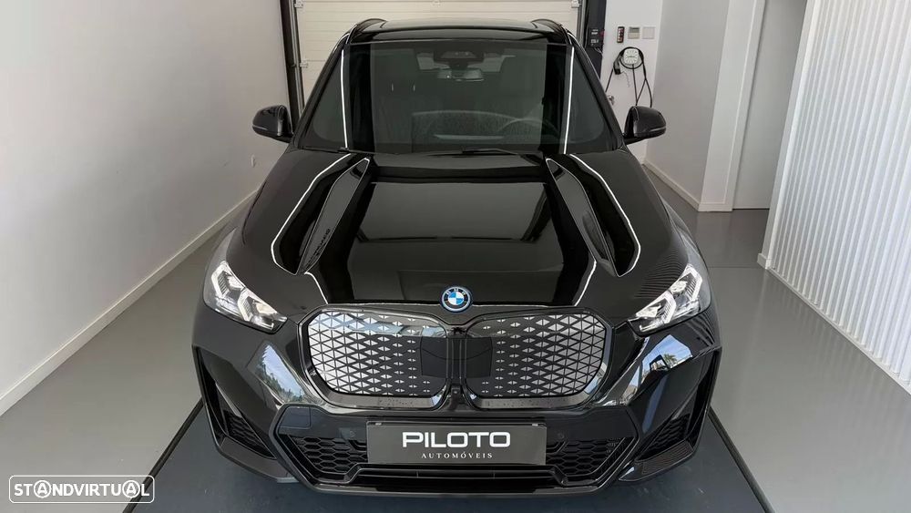 BMW iX1 eDrive20 Pack Desportivo M - 4