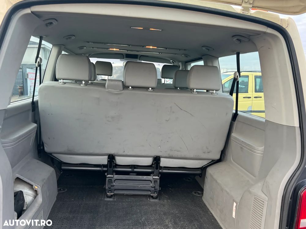 Volkswagen Caravelle - 9