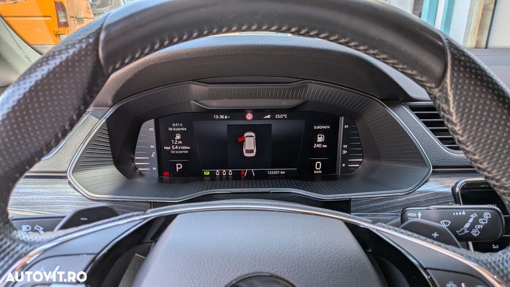 Skoda Superb 2.0 TDI DSG Style - 9