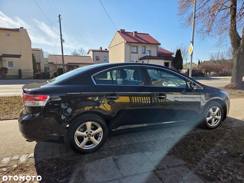 Toyota Avensis 1.8 Comfort - 2