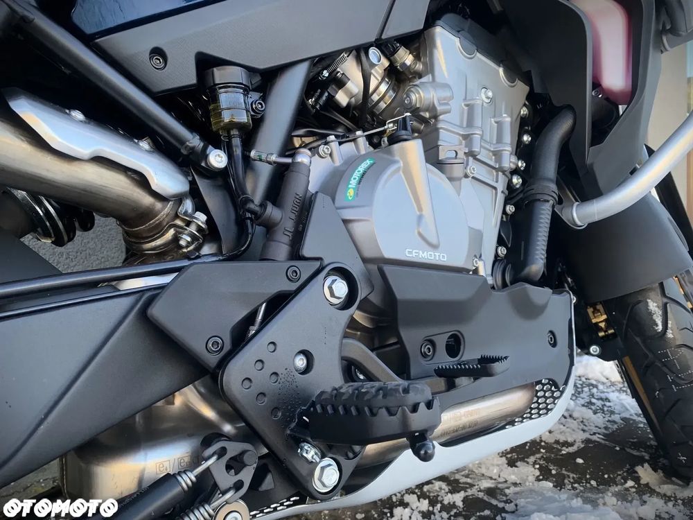 CFMoto MT - 16
