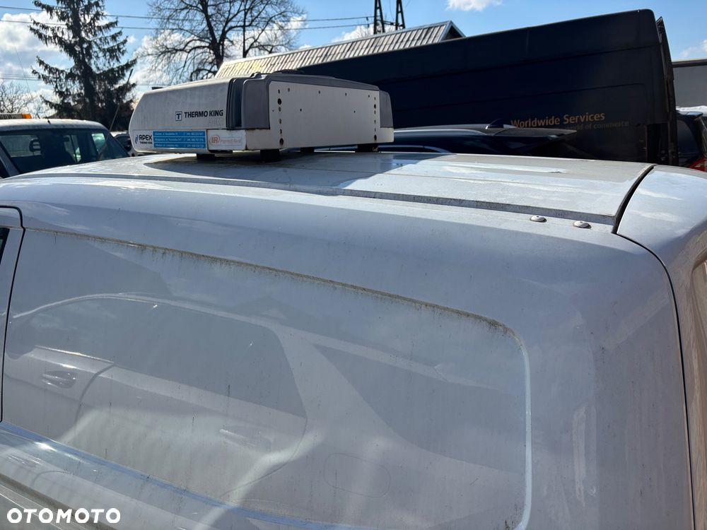 Ford transit courier - 17