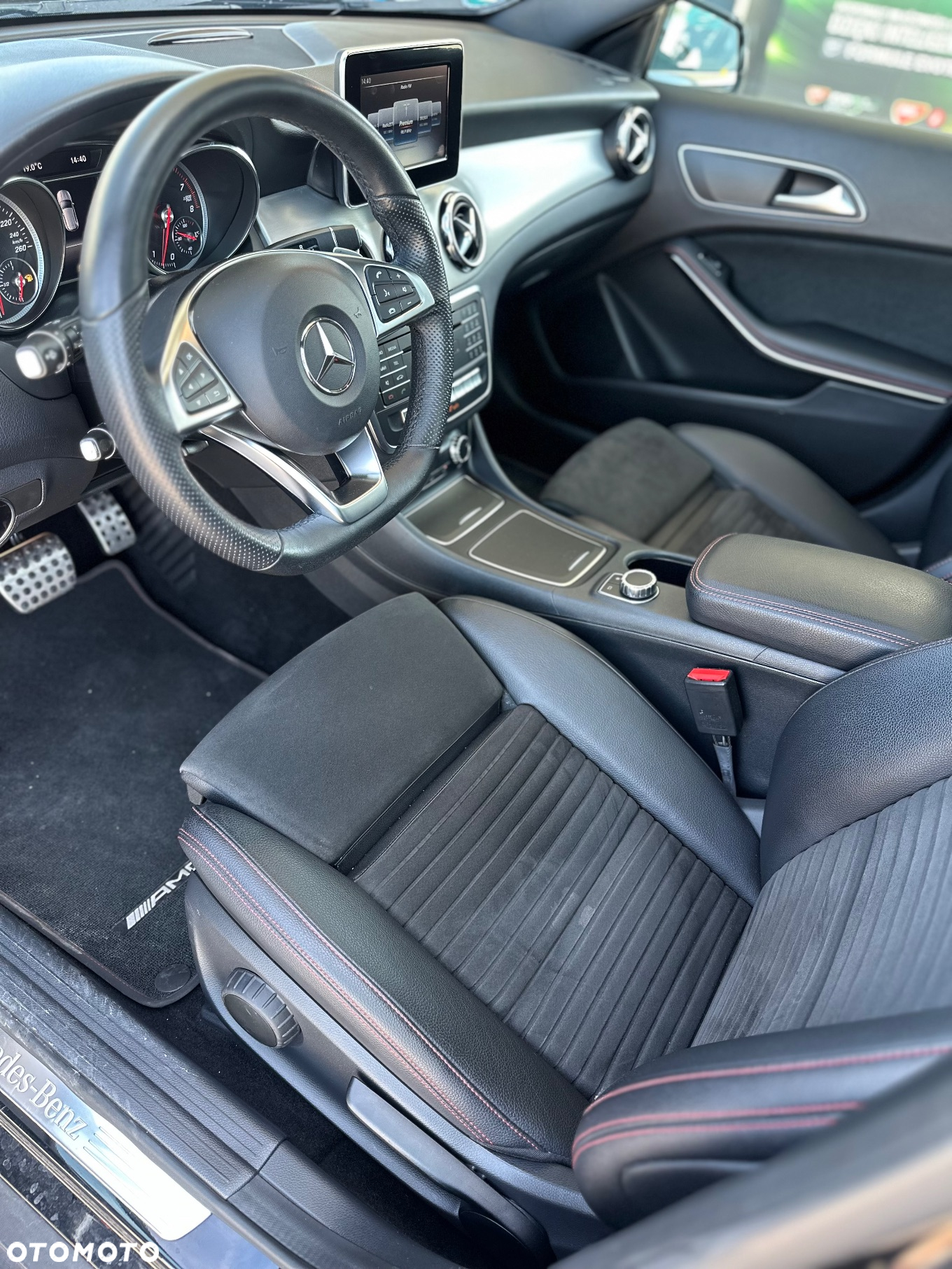 Mercedes-Benz GLA 180 7G-DCT AMG Line - 6