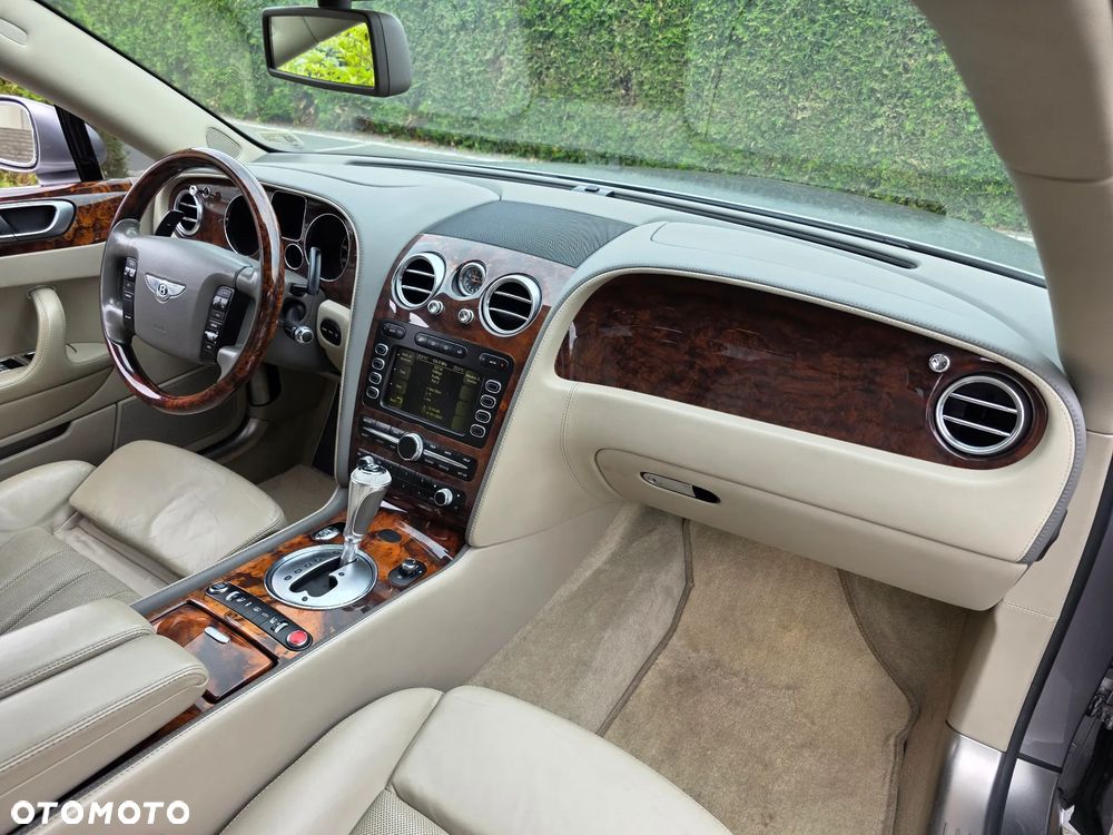 Bentley Flying Spur - 18