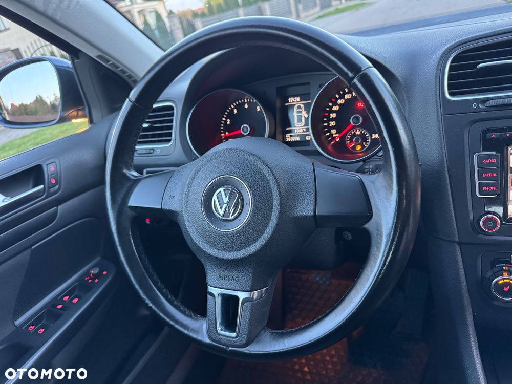 Volkswagen Golf - 30