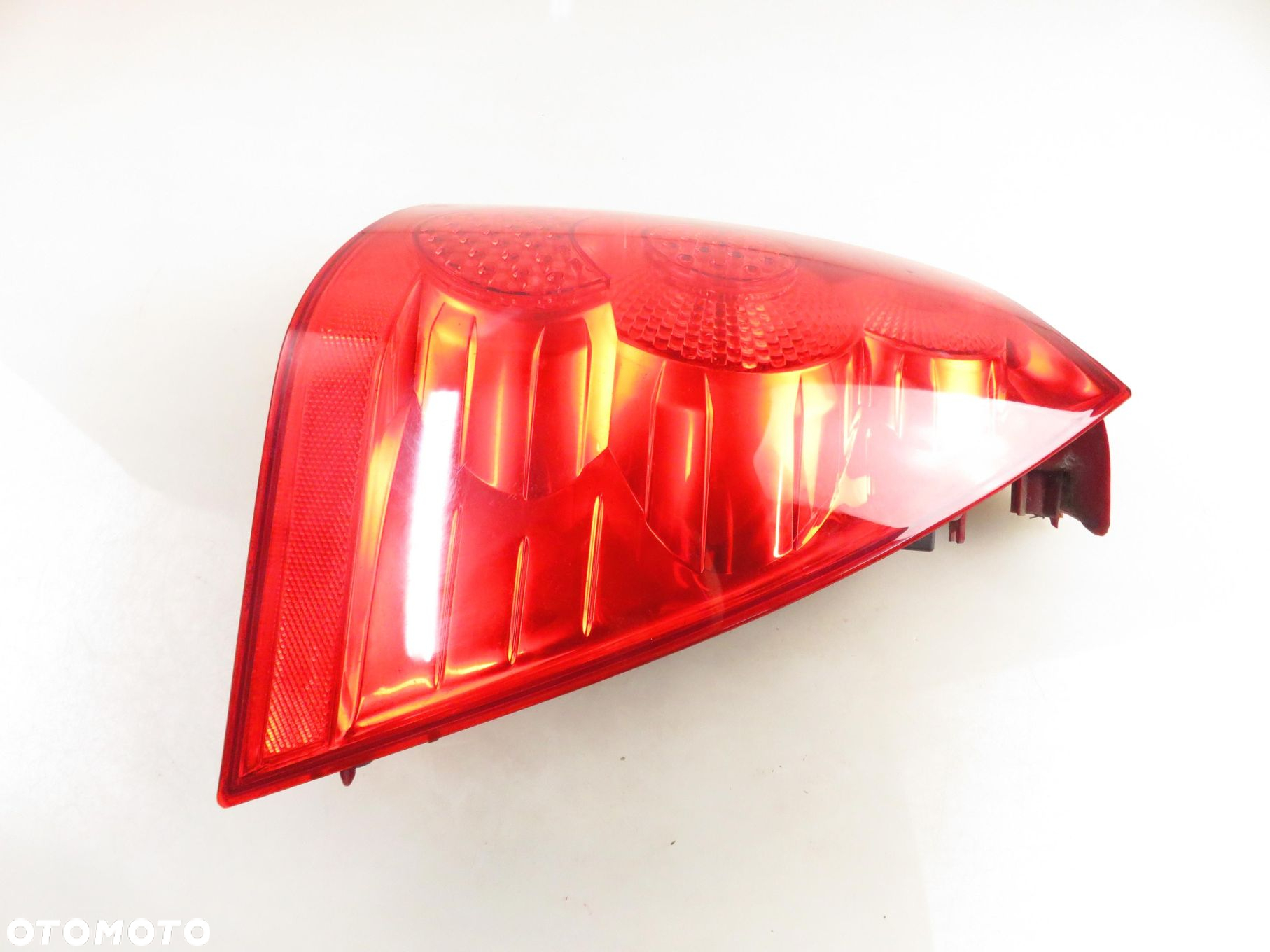LAMPA PRAWA TYLNA PEUGEOT 307 SW KOMBI 6PIN - 8