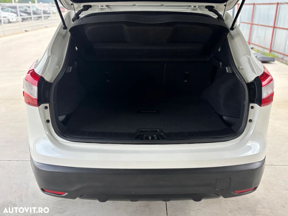 Nissan Qashqai 1.5 DCI Start/Stop N-Connecta - 8