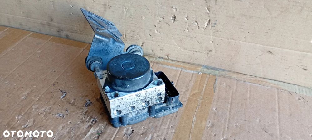 Pompa sterownik ABS Skoda Fabia II 1.6 TDI 6R0907379S 6R0907379AB - 6
