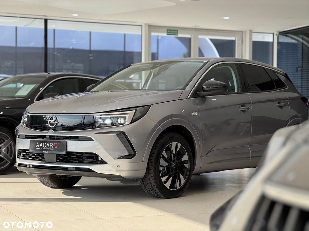 Opel Grandland 1.2 T Business Elegance S&S - 36