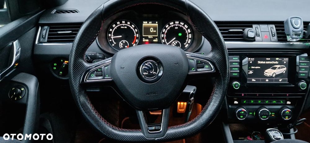 Skoda Octavia 2.0 TDI DSG RS - 17